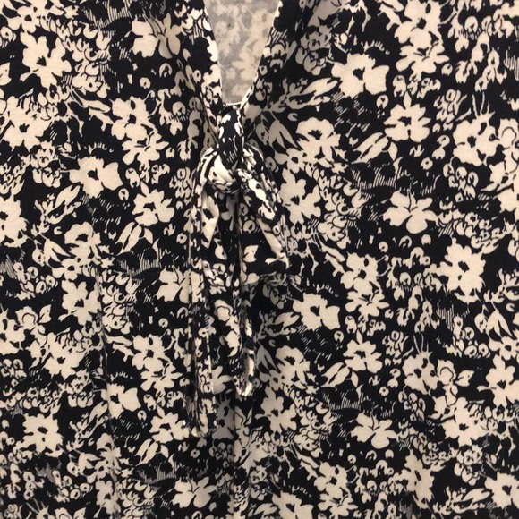 Ralph Lauren women’s top. - Picture 4 of 4